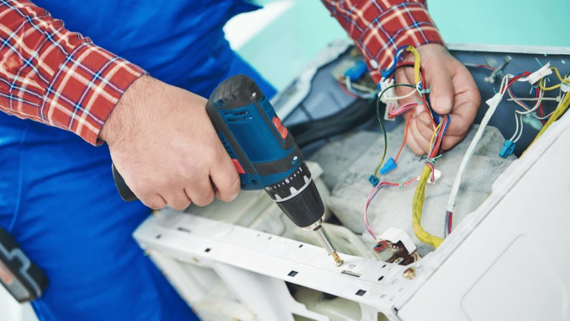 Adapazarı Bosch Bosch çamaşır makinesi kart tamiri – Su almama arızası orijinal parça ile giderildi. - Teknik servis örneği